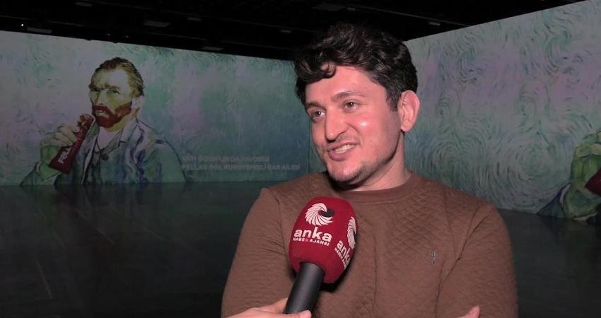 Van Gogh’un büyüleyici renkleri eşliğinde YogaKioo yürütücülüğünde düzenlenen Immersive Yoga