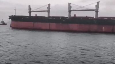 İstanbul’dan Ukrayna’ya seyir halindeyken İstanbul Boğazı Üsküdar önlerinde makine arızası