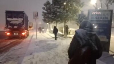 İstanbul Valiliği, kent genelinde etkili olan kar yağışı nedeniyle alınan