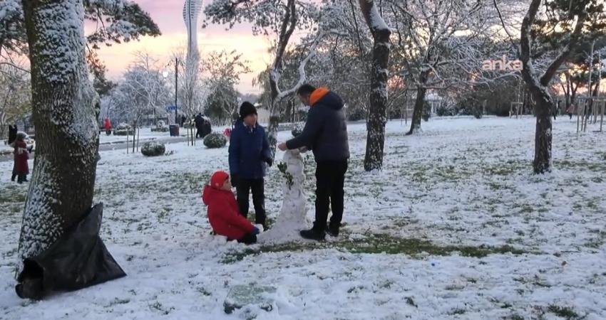 İstanbul Valiliği, akşam saatlerinde Avrupa Yakası'nın yüksek kesimlerinde yağışın karla