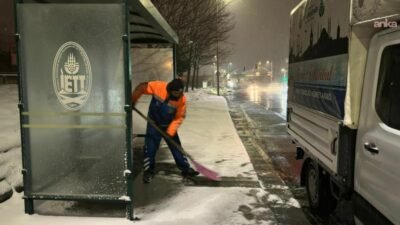 İstanbul’da bugün etkili olan kar yağışı nedeniyle toplu ulaşımda önleyici