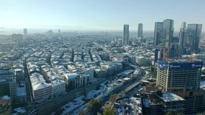 Kar ve buzlanma nedeniyle 5 ilçede okulların tatil edildiği İstanbul'da