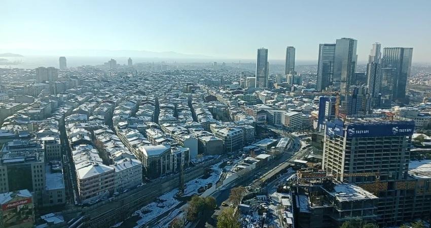 Kar ve buzlanma nedeniyle 5 ilçede okulların tatil edildiği İstanbul'da