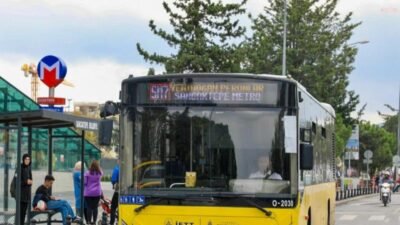 İETT, bir özel halk otobüsünün Kartal’daki çarşı durağı mevkisinde kaza