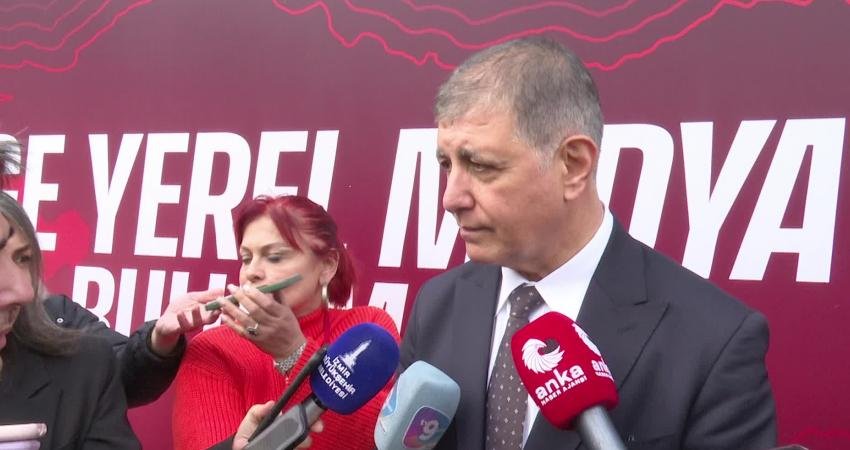 İzmir Büyükşehir Belediye Başkanı Tugay: “Çalışma Bakanına borçlarımızın ödenmesiyle ilgili uygun bir yapılandırma beklediğimizi söyledim” İzmir Büyükşehir Belediye Başkanı Cemil Tugay, Çalışma ve Sosyal Güvenlik