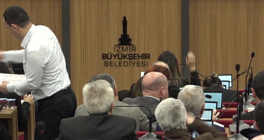 İzmir Büyükşehir Belediye Başkanı Tugay: “Opera binasını bu dönem bitmeden hizmete alacağız” İzmir Büyükşehir Belediye Başkanı Cemil Tugay, meclis toplantısında Çankaya Katlı