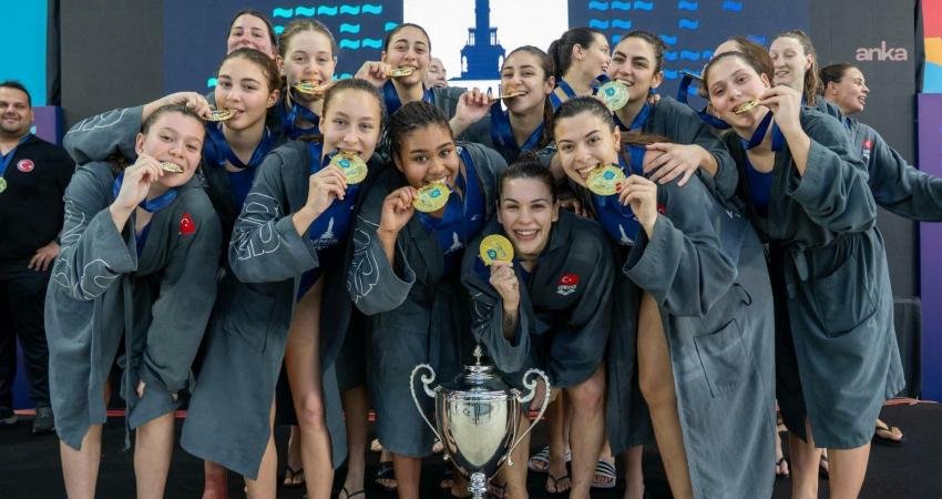 İzmir Büyükşehir Belediyesi Spor Kulübü sporcuları, 2025 yılında ulusal ve