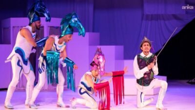 İzmir Şehir Tiyatroları çocuklar ve gençleri, sömestir tatilinde tiyatronun büyülü