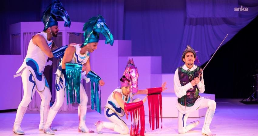 İzmir Şehir Tiyatroları çocuklar ve gençleri, sömestir tatilinde tiyatronun büyülü