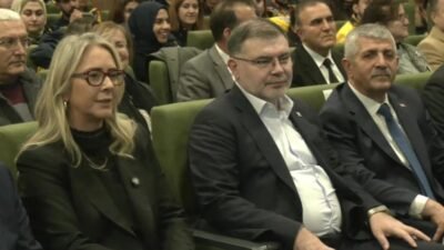 İzmir Şehir Hastanesi’nde düzenlenen törenle 45 yeni ambulans hizmete alındı,