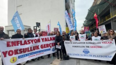 KESK İzmir Şubeler Platformu üyeleri, Türkiye İstatistik Kurumu'nu (TÜİK) İzmir