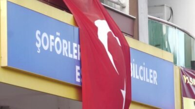 Suriye’nin Kamışlı bölgesinde Türk bayrağına yönelik provokasyona İzmir’den tepki geldi.