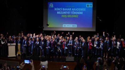 Kadıköy Belediyesi'nin 65 yaş üstü bireylerin dijital okuryazarlık, sağlıklı beslenme,