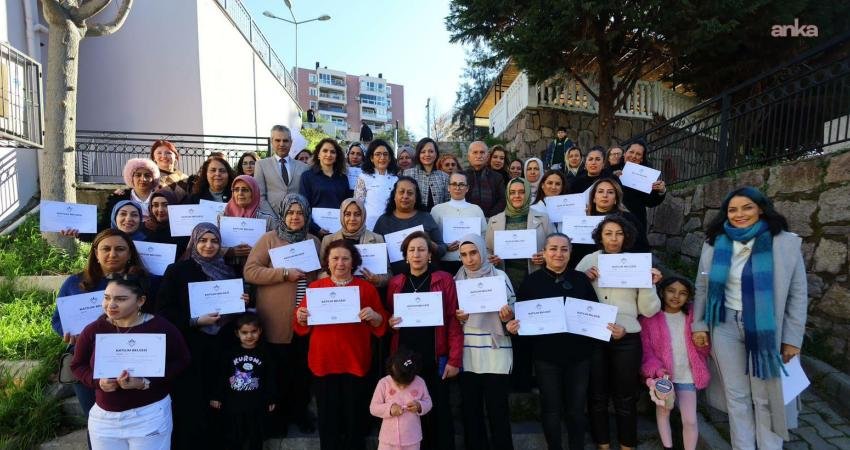 Karabağlar Belediyesi'nin istihdama katkı sağlamak amacıyla kadınlara yönelik olarak Nazım