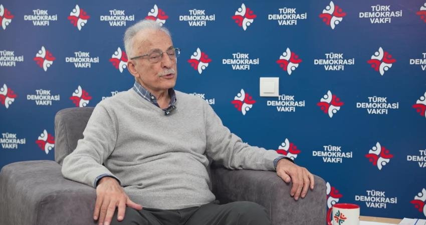 Eski Sosyaldemokrat Halkçı Parti (SHP) Genel Başkanı Murat Karayalçın, "Merkezi yönetim