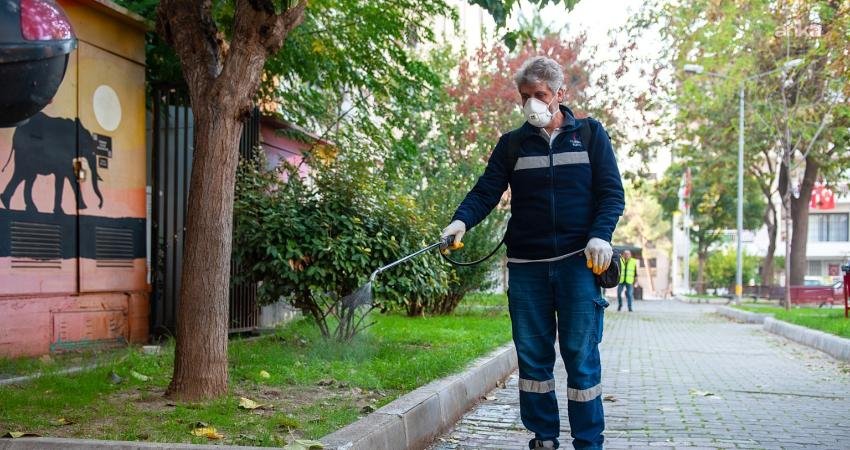 Karşıyaka Belediyesi, kent genelinde kış dönemine özel ilaçlama çalışmalarını başlattı.