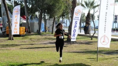 Karşıyaka Belediyesi’nin düzenlediği oryantiring etkinliği, Yamanlar ve Bostanlı etaplarında iki