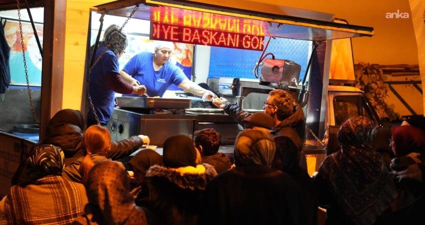 Kartal Belediyesi, Miraç Kandili dolayısıyla ilçe genelinde cami önlerinde kurduğu