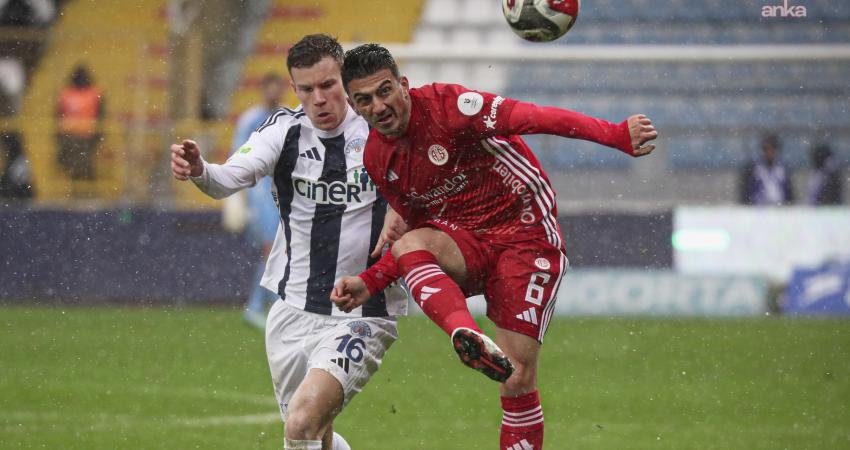 Trendyol Süper Lig’in 18. haftasında Kasımpaşa, sahasında Antalyaspor'u konuk etti.