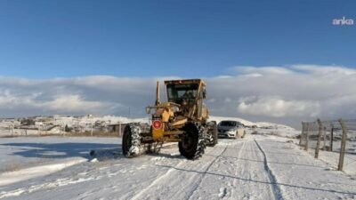 Keçiören Belediyesi, ilçe genelinde etkili olan kar yağışının beraberinde getirdiği
