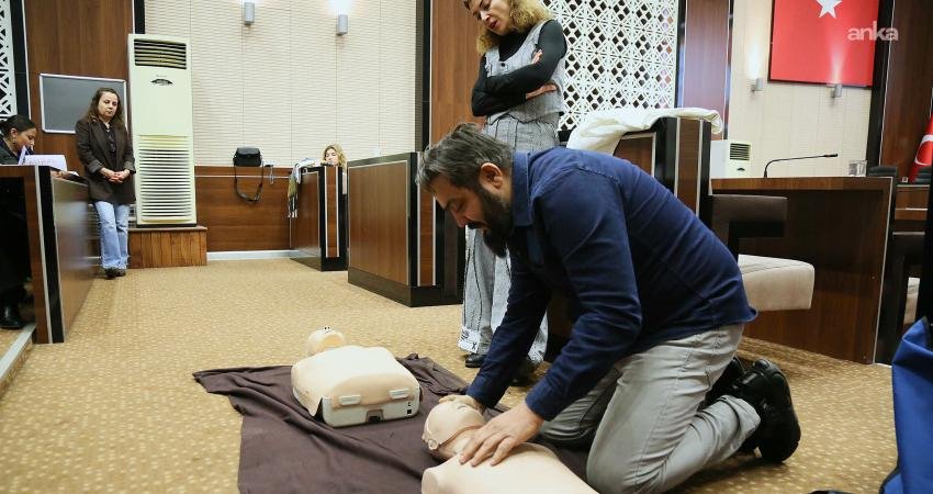 Keçiören Belediyesi’nden personeline hayat kurtaran eğitim Keçiören Belediyesi ile Sağlık Bakanlığı Acil Sağlık Hizmetleri Genel Müdürlüğü
