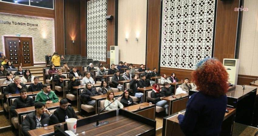 Keçiören Belediyesi, kurum bünyesinde staj yapan öğrencilere yönelik eğitim faaliyetlerini