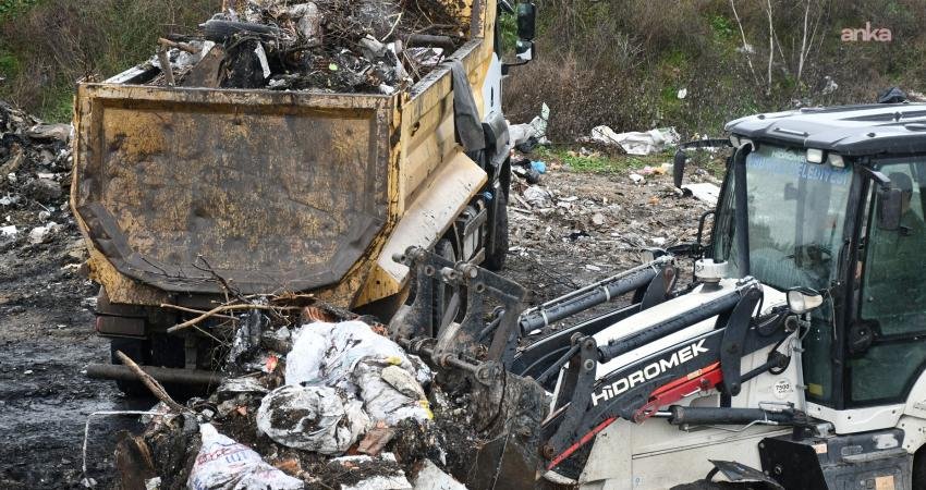 Lüleburgaz Belediyesi, Güneş Mahallesi’nde boş araziye kaçak olarak dökülen yüzlerce