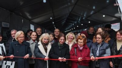 Maltepe Belediyesi’nin “Kadın El Emeği Pazarı” Cumhuriyet Meydanı’nda ziyarete açıldı.