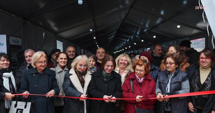Maltepe Belediyesi’nin “Kadın El Emeği Pazarı” Cumhuriyet Meydanı’nda ziyarete açıldı.