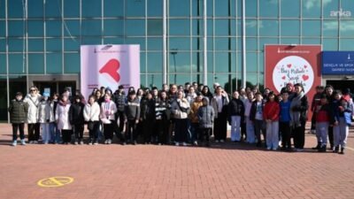 Manisa Büyükşehir Belediyesi, sömestir tatilinde çocuklar için düzenlediği gezi programıyla