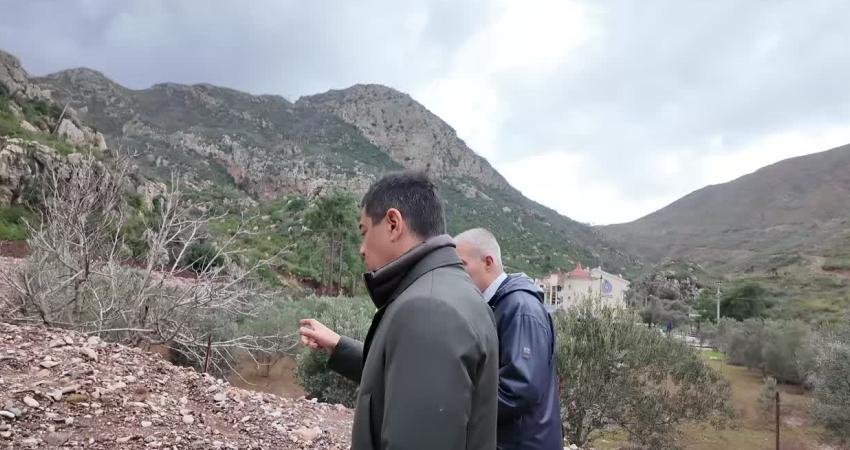 Marmaris’te etkili olan fırtına ve sağanak yağışın ardından İçmeler Mahallesi’nde