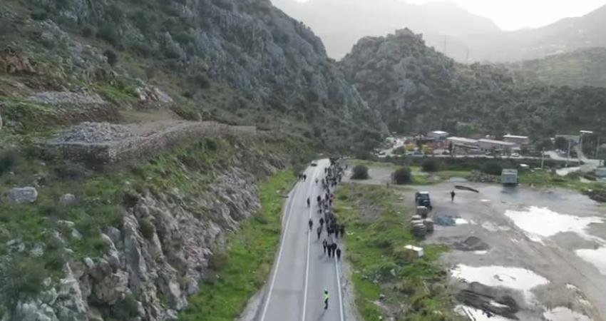 Muğla’nın Marmaris ilçesine bağlı Selimiye Mahallesi’nde yurttaşlar, planlanan marina projesine