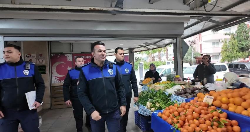 Marmaris Belediyesi Zabıta Müdürlüğü, pazar yerlerinde düzenin sağlanması ve vatandaşların