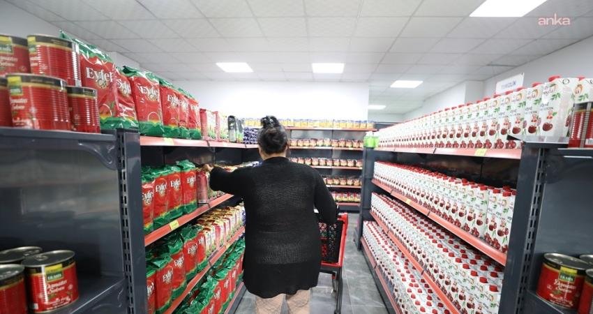 Menderes Belediyesi, sosyal market uygulaması ile 2025 yılında ihtiyaç sahibi