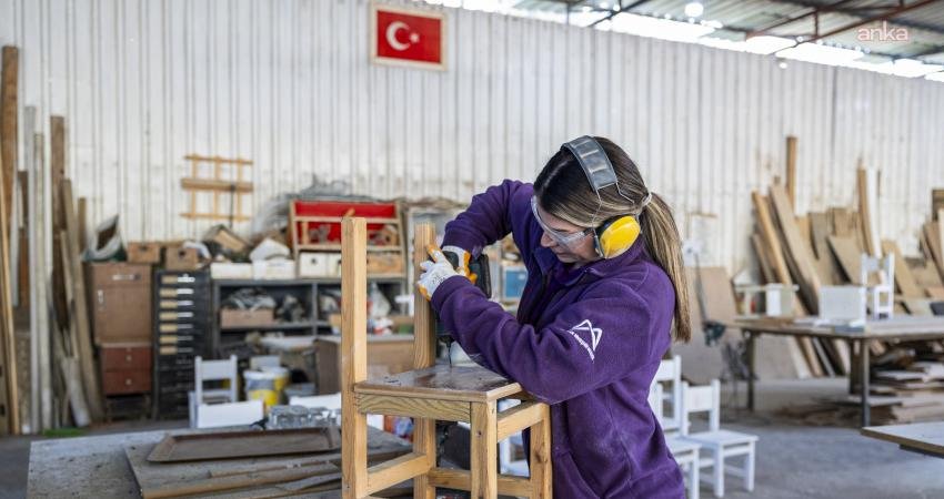 Mersin Büyükşehir Belediyesi Kadın ve Aile Hizmetleri Dairesi Başkanlığı bünyesinde