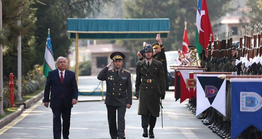 Milli Savunma Bakanı Yaşar Güler, resmi davetlisi olarak Ankara’ya gelen