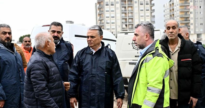 Muratpaşa Belediye Başkanı Uysal’dan selden zarar gören mahalle sakinlerine ziyaret Muratpaşa Belediye Başkanı Ümit Uysal, Antalya genelinde etkili olan şiddetli