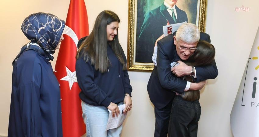 Müsavat Dervişoğlu, Sinan Ateş’in eşi Ayşe Ateş ve kızları ile görüştü İYİ Parti Genel Başkanı Müsavat Dervişoğlu, öldürülen eski Ülkü Ocakları