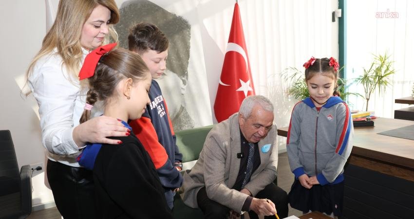 Nilüfer Belediye Başkanı Şadi Özdemir, ilkokul öğrencisi İpek Altınel’in daveti