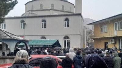 İzmir’in Ödemiş ilçesinde ormanlık alanda yanmış haldeki aracının içinde ölü