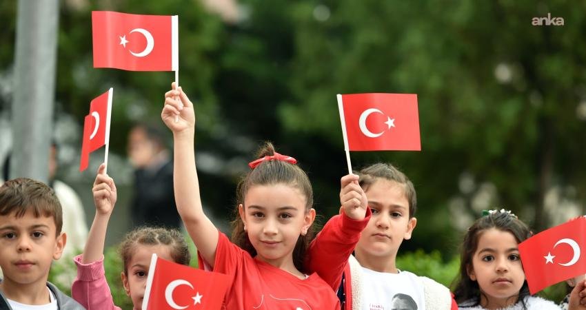 2025-2026 eğitim öğretim yılının ikinci dönemi, okullarda bayrak sevgisi ile
