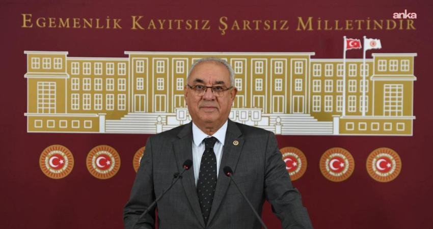 Önder Aksakal: “Rauf Denktaş’ı, vefatının 14. yılında saygı, rahmet ve minnetle anıyorum” Demokratik Sol Parti (DSP) Genel Başkanı Önder Aksakal, "Ömrünü Kıbrıs Türkü’nün