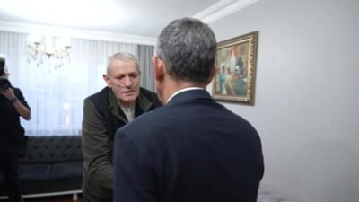 CHP Genel başkanı Özgür Özel, İstanbul Güngören'de çıkan kavgada bıçaklanarak