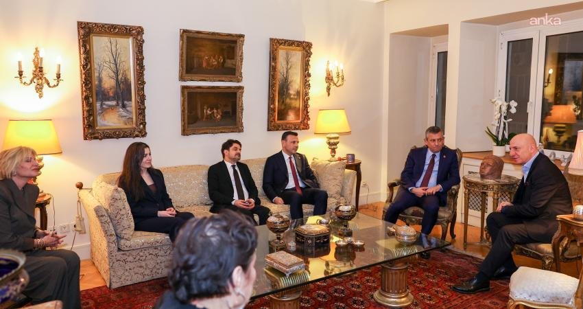 CHP Genel Başkanı Özgür Özel, hayatını kaybeden sanatçı Haldun Dormen'in ailesini ziyaret