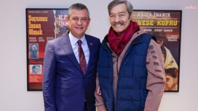CHP Genel Başkanı Özgür Özel, sanatçı Kadir İnanır'ı tedavi gördüğü merkezde
