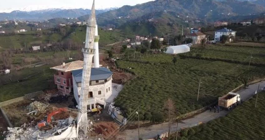Rize’nin Pazar ilçesine bağlı Sahil Köyü'nde caminin inşa edildiği arazinin