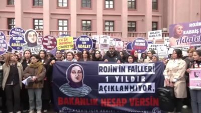 Rojin Kabaiş'in babası Nizamettin Kabaiş, Adalet Bakanlığı önünden Cumhurbaşkanı Recep