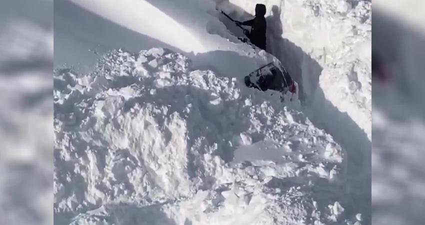 Rusya’nın doğusundaki Kamçatka bölgesi, art arda gelen yoğun kar fırtınalarının etkisi altına