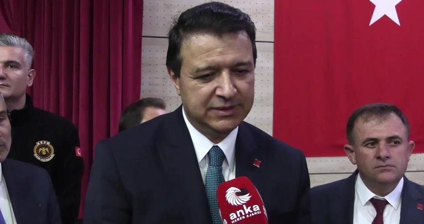 Saadet Partisi Genel Başkanı Arıkan: “Emeklilerin yerinde faiz lobileri olmuş olsaydı sonuç değişirdi. Emeklilere gelince iktidarda ‘kaynak yok’ sendromu başlıyor” Saadet Partisi Genel Başkanı Mahmut Arıkan, en düşük emekli aylığına