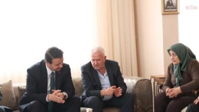 Saadet Partisi Genel Başkanı Mahmut Arıkan, Manisa Şehzadeler Belediye Başkanı